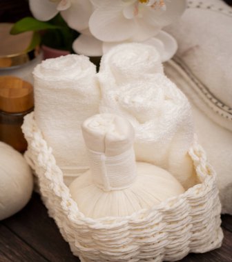 Spa aksesuarları, yüz havluları ve kozmetik ürünleri