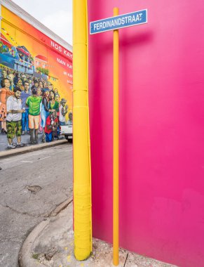 Otrobanda şehrinde yürüyen Curacao, Hollanda Antilleri 'nde küçük bir Karayip Adası' na bakıyor.