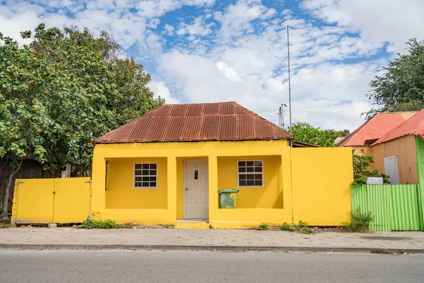 Case Gialle Verdi Nella Città Riga — Foto Stock