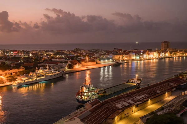 Letecký Pohled Lodě Řece Během Krásného Letního Večera — Stock fotografie