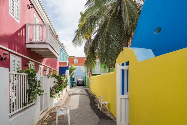 นไปรอบ Otrobanda City Curacao มมองเกาะแคร บเบ ยนเล ในด Antilles — ภาพถ่ายสต็อก