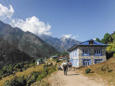 Nepal, Asya 'yı gezer 