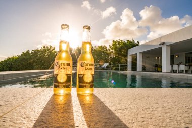 Karayip adası Curacao 'da okyanus üzerinde gün batımı