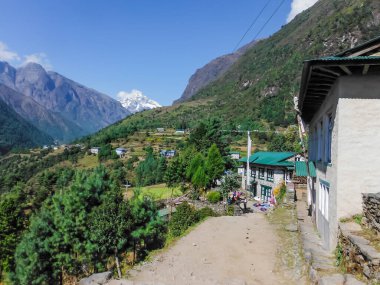 Nepal, Asya 'yı gezer 