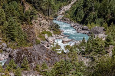 Everest Foothill Dağları 'nın etrafını dolaşarak Sagamatha Ulusal Parkı Nepal