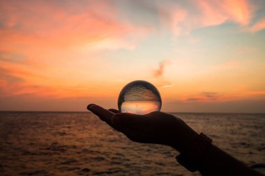 Karayip adası Curacao 'da okyanus üzerinde gün batımı