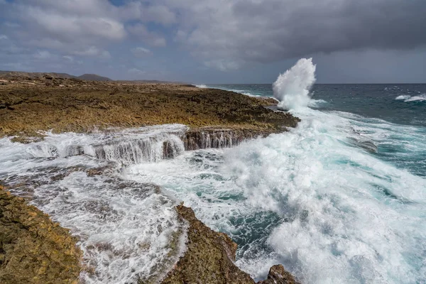 Mesmerizující Mořské Vlny Šplouchají Pravá Síla Přírody — Stock fotografie