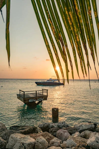 Solnedgången Över Havet Curacao Med Drycker — Stockfoto