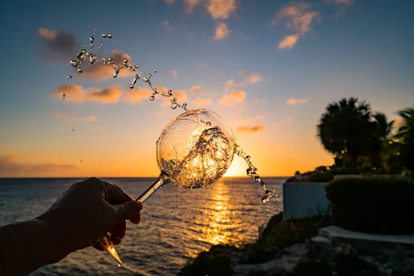 Apus Soare Băuturi Stropind Aer Curacao — Fotografie, imagine de stoc