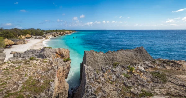 Karayip adası Curacao 'daki sahil manzarası 