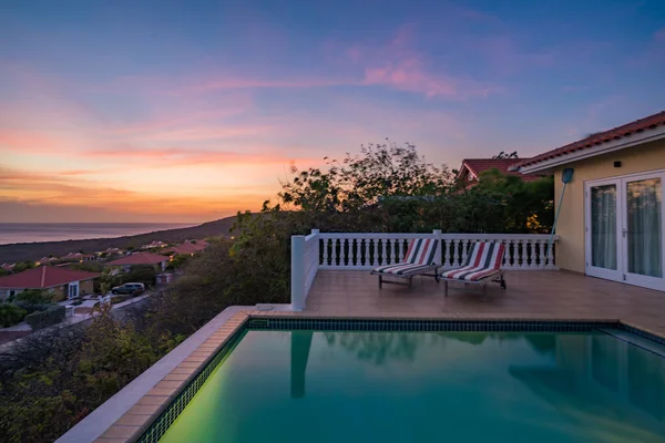 Bebidas Atardecer Piscina Costa Curazao —  Fotos de Stock