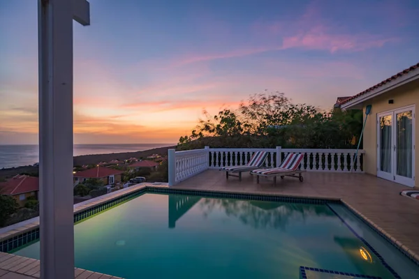 Bebidas Pôr Sol Junto Piscina Costa Curaçao — Fotografia de Stock