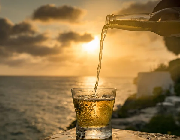 日落时在海边喝水 库拉索 — 图库照片