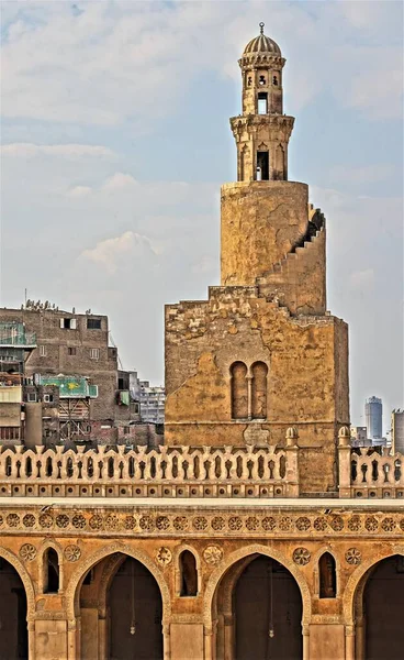 İbn-i Tulun Camii. Eski Kahire.