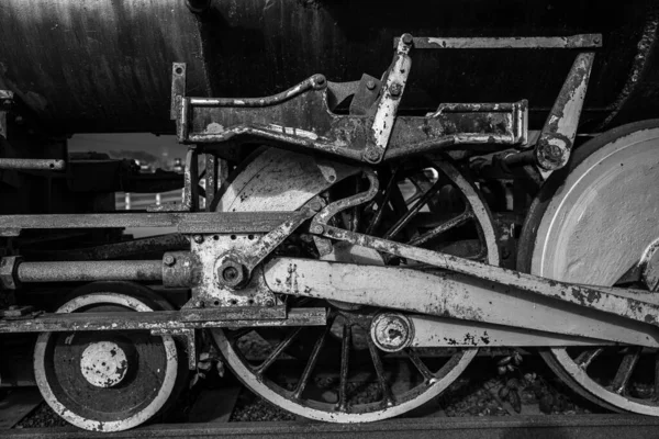 Räder Und Mechanik Einer Alten Dampflokomotive — Stockfoto