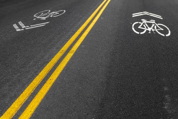 马路上的单车标志 — 图库照片