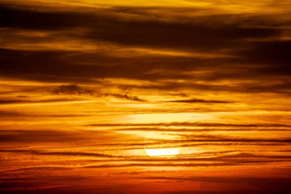 黄金の時間の日没と雲 — ストック写真