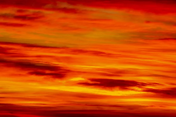 黄金の時間の日没と雲 — ストック写真