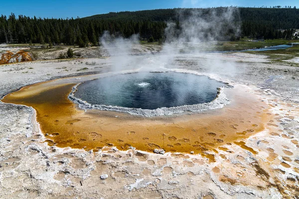 Crested Pool Upper Geyser Basin Yellowstone National Park — стокове фото