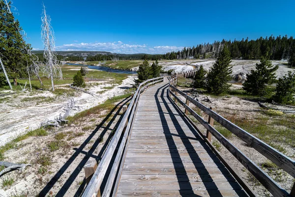 Paseo Través Del Río Firehole Cuenca Del Geiser Superior Parque — Foto de Stock