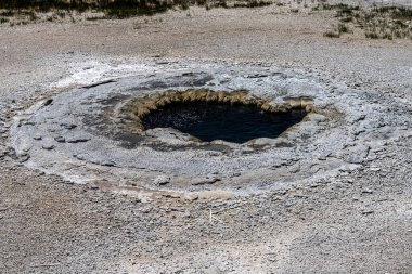 Sahil Pınarı, Yukarı Gayzer Havzası, Yellowstone Ulusal Parkı