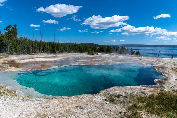 Abyss Pool West Thumb Geyser Basin Área Parque Nacional Yellowstone — Foto de Stock