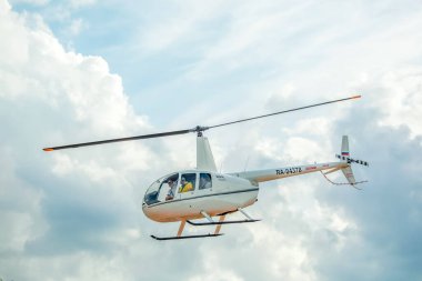 Rus özel helikopteri karaya çıkıyor