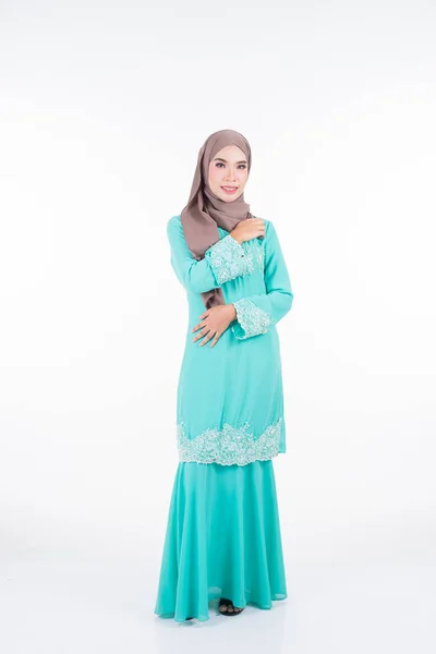 Beautiful Female Muslim Model Various Poses Wearing Modern Kurung Hijab — Stock Photo, Image