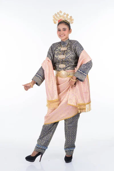 Eine Attraktive Traditionelle Malaysische Tänzerin Die Eine Kulturelle Tanzroutine Namens — Stockfoto