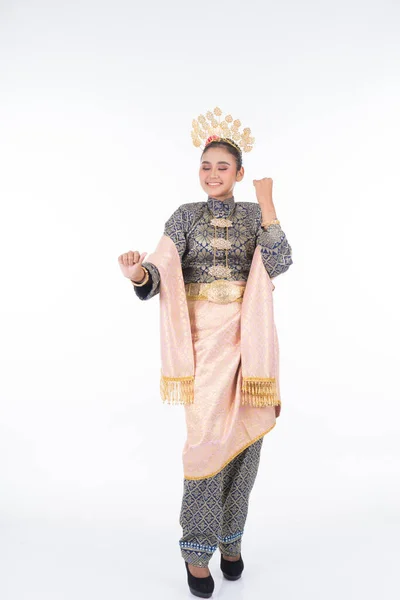 Egy Gyönyörű Malajziai Tradicionális Női Táncos Aki Tradicionális Táncruhában Tarian — Stock Fotó