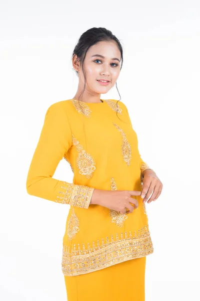 Vacker Kvinnlig Asiatisk Modell Olika Poser Bär Modern Kurung Malaysisk — Stockfoto