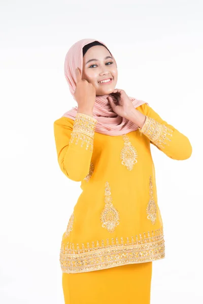 Beautiful Female Muslim Model Various Poses Wearing Modern Kurung Hijab — Stock Photo, Image
