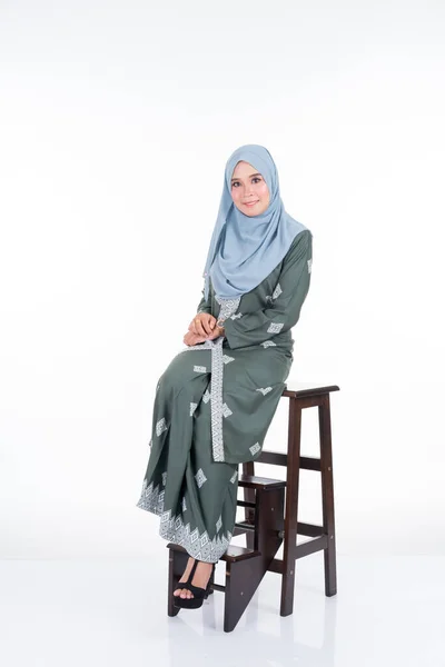 Mooi Vrouwelijk Model Verschillende Poses Met Moderne Kebaya Hijab Een — Stockfoto