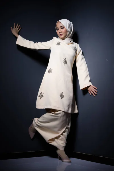 Bellezza Hijab Concetto Editoriale Moda Bellissimo Modello Musulmano Kurung Moderno — Foto Stock