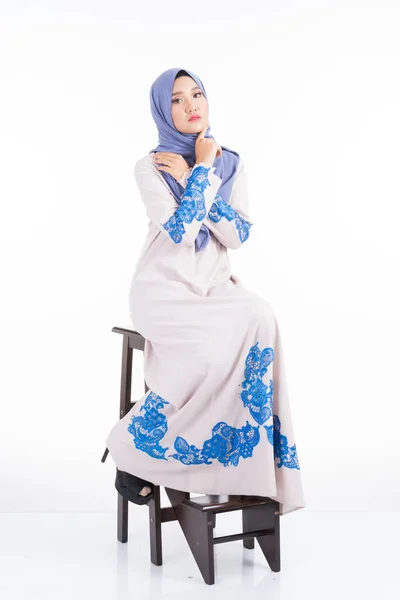 Full Length Portrait Beautiful Female Model Wearing Jubah Dress Hijab — Stock Photo, Image