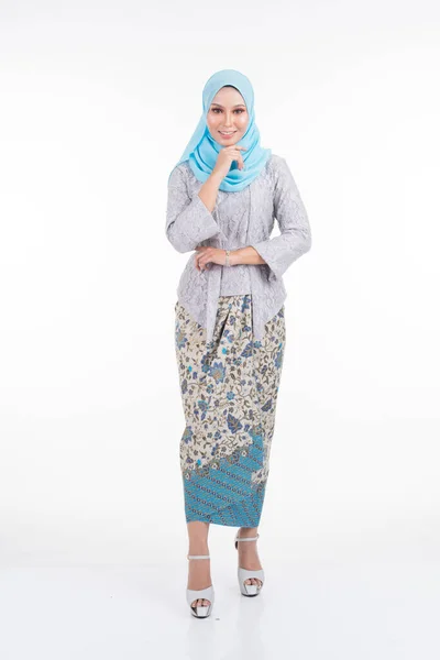 Beautiful Female Model Poses Wearing Modern Kebaya Hijab Urban Lifestyle — Stock Photo, Image