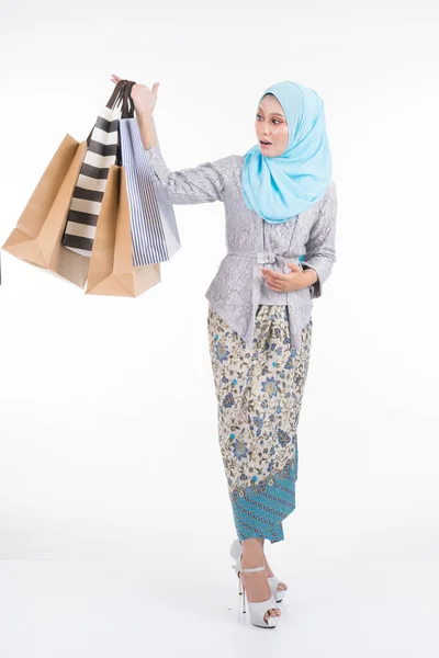 Bellissimo Modello Femminile Musulmano Abito Tradizionale Asiatico Kebaya Moderno Hijab — Foto Stock