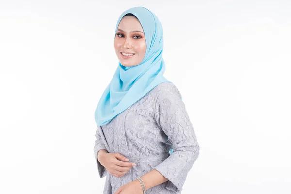 Modelo Feminino Bonito Várias Poses Vestindo Kebaya Moderno Hijab Vestuário — Fotografia de Stock