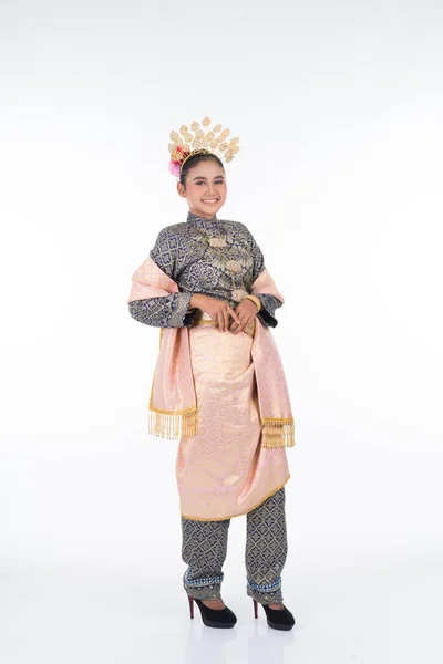 Beautiful Malaysian Traditional Female Dancer Wearing Traditional Dance Outfit Full — Stock Photo, Image