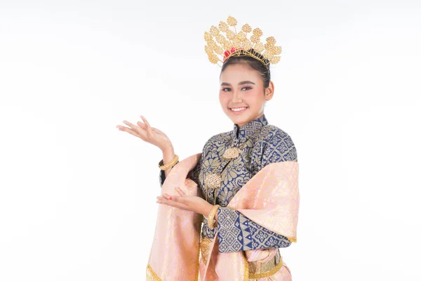 Uma Bela Dançarina Tradicional Malaia Vestindo Roupa Dança Tradicional Retrato — Fotografia de Stock