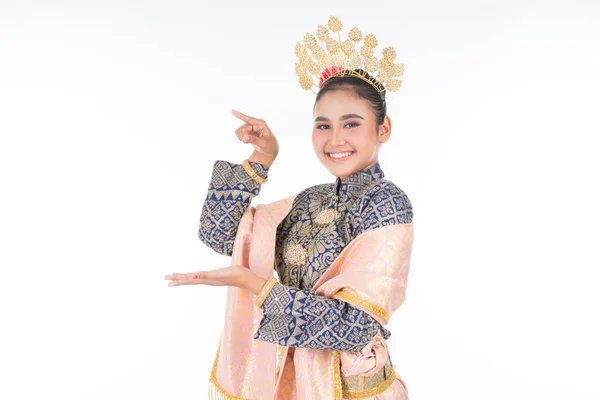 Uma Bela Dançarina Tradicional Malaia Vestindo Roupa Dança Tradicional Retrato — Fotografia de Stock