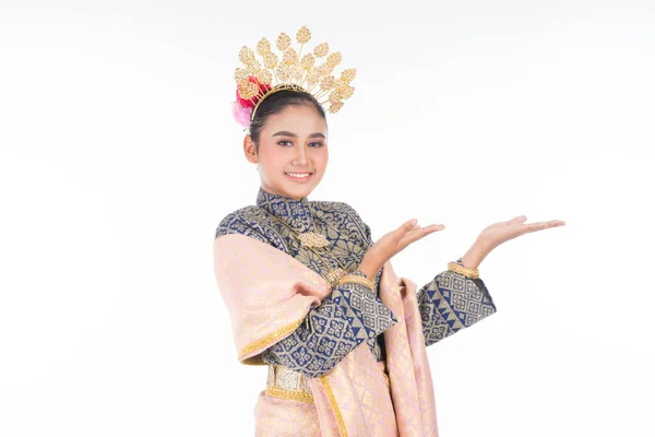 Uma Bela Dançarina Tradicional Malaia Vestindo Roupa Dança Tradicional Retrato — Fotografia de Stock