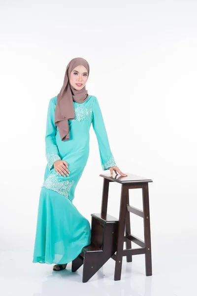 Beautiful Female Muslim Model Various Poses Wearing Modern Kurung Hijab — Stock Photo, Image