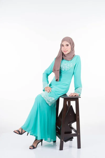 Beautiful Female Muslim Model Various Poses Wearing Modern Kurung Hijab — Stock Photo, Image