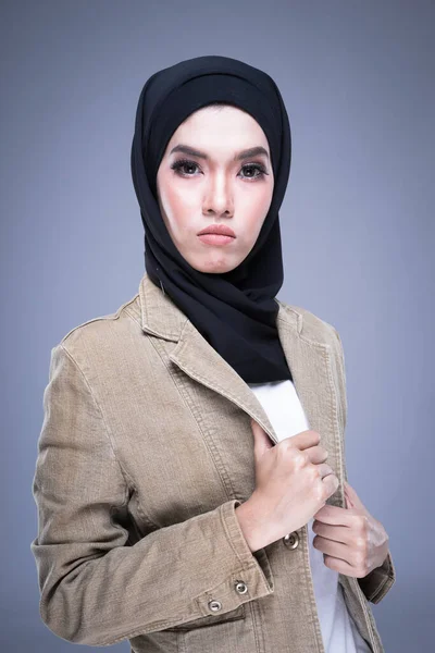 Hermosa Modelo Femenina Musulmana Ropa Casual Hijab Ropa Estilo Vida — Foto de Stock