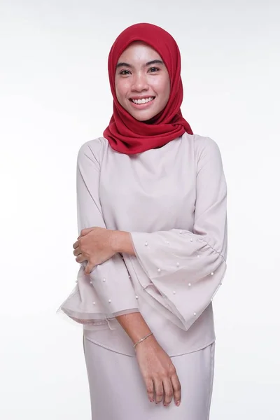 Primer Plano Una Hermosa Modelo Femenina Musulmana Kebaya Moderno Color —  Fotos de Stock