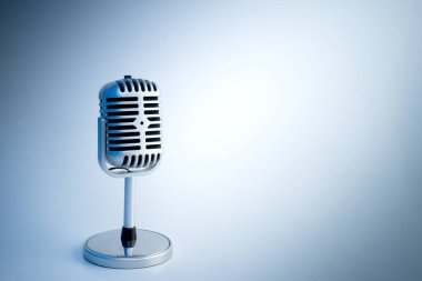 Kopyalama alanı olan bir mikrofon. Evergreen müzik konsepti.