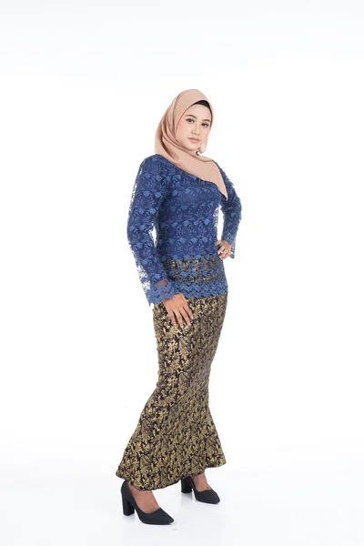Attractive Female Model Wearing Dark Blue Modern Kurung Hijab Modern — Stock Photo, Image