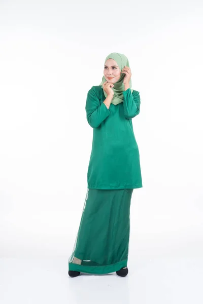 Modelo Feminino Bonito Kurung Moderno Hijab Vestuário Estilo Vida Moderno — Fotografia de Stock