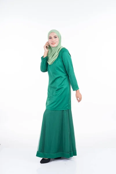 Modelo Feminino Bonito Kurung Moderno Hijab Vestuário Estilo Vida Moderno — Fotografia de Stock